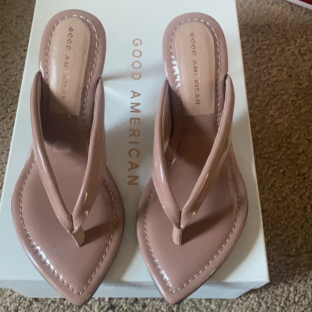 Like New - Good American Nude Pink Pointed Toe Thong Sandals - Picture 4 of 4